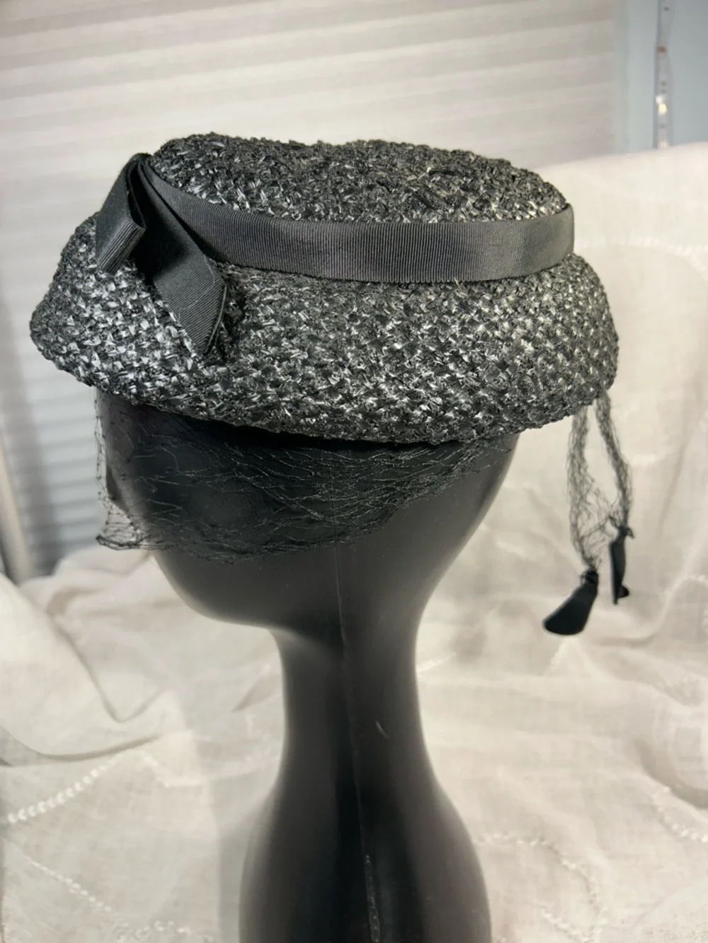 Vintage woven straw like headpiece halo piece - Picture 3 of 8